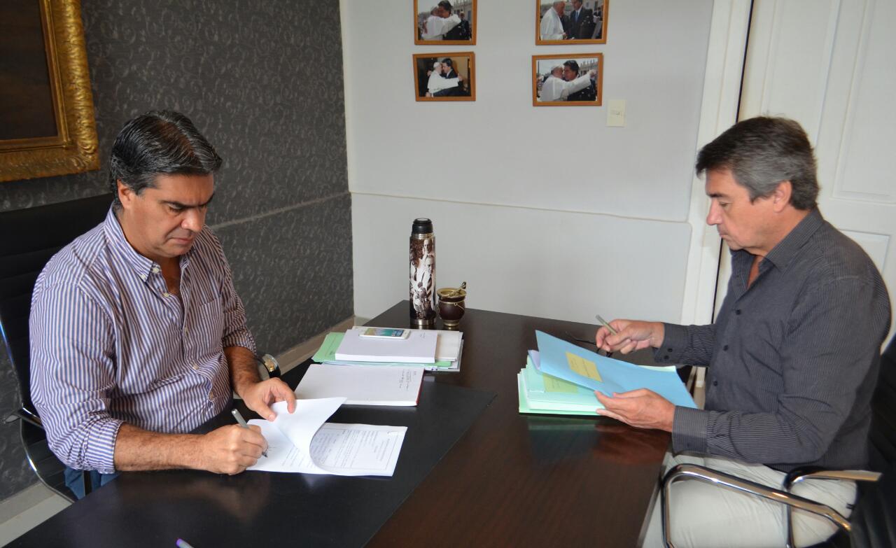 Convenio-para-remodelacion-de-la-plaza-Belgrano-19-03-14-01