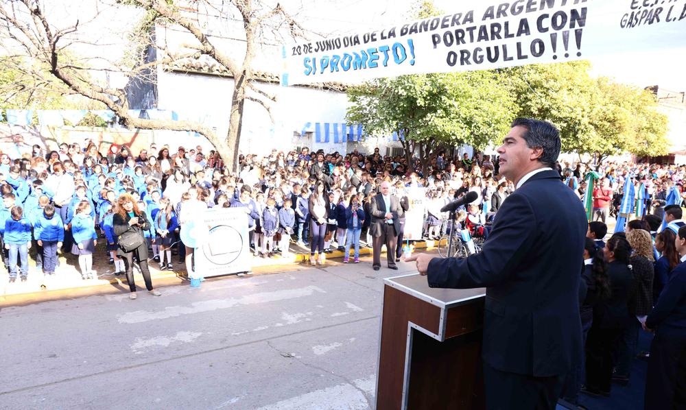 jorge-capitanich-en-el-acto-por-el-Dia-de-la-Bandera
