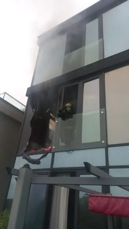 incendio-en-el-Hotel-Howard-Jhonson-2024-04-29-1