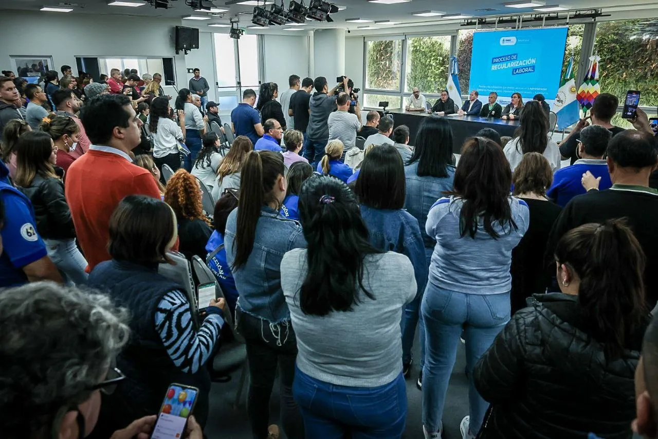 Regularizacion-laboral-administracion-publica-23-08-15-01