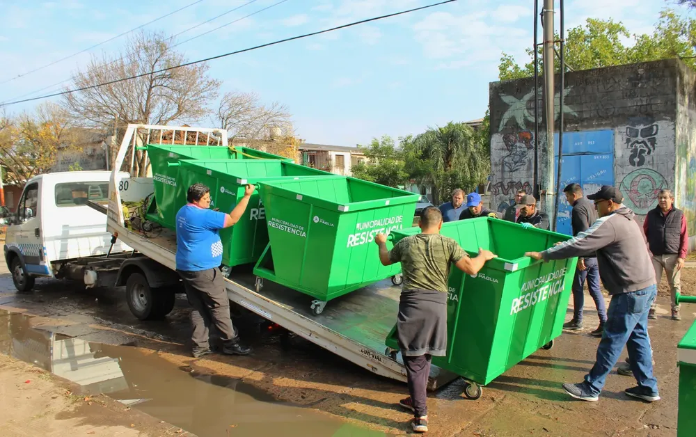 Contenedores-de-residuos-San-Cayetano-24-06-05-01