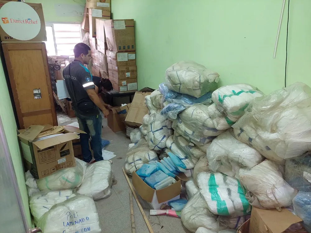 Insumos-abandonados-Castelli-24-01-24-01