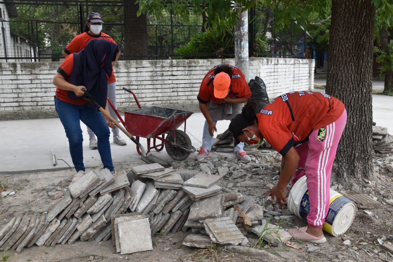 Mujeres-al-Frente-Limpieza-Escuela-33-21-03-05-01