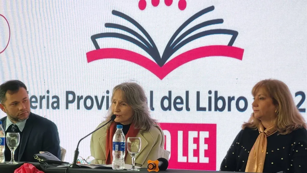 Feria-Provincial-del-Libro-26-06-30-02