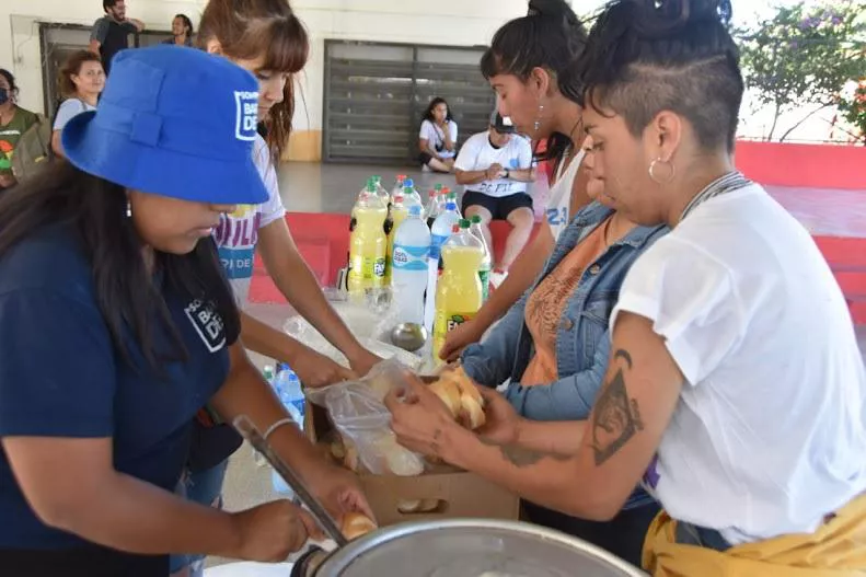 Somos-Barrios-de-pie-22-07-14-01