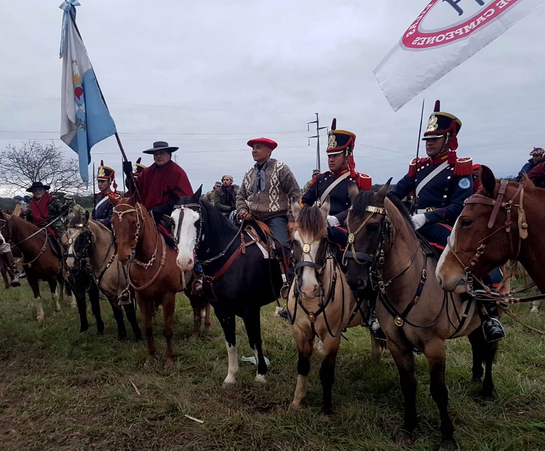 Con los Granaderos, comienza la Cabalgata de la Fe