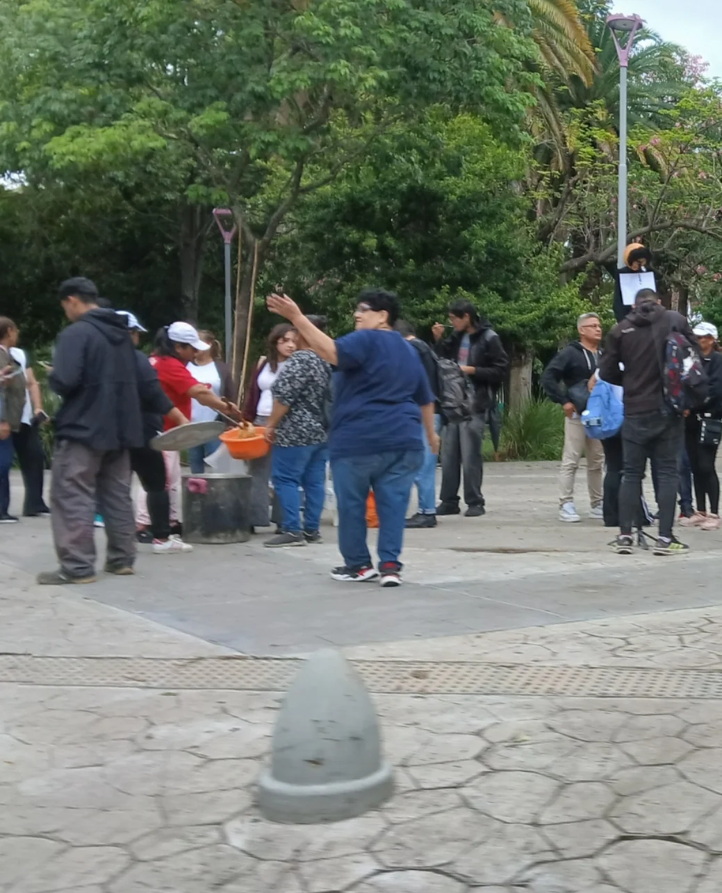 Olla-Popular-Volver-al-trabajo-26-04-08-02