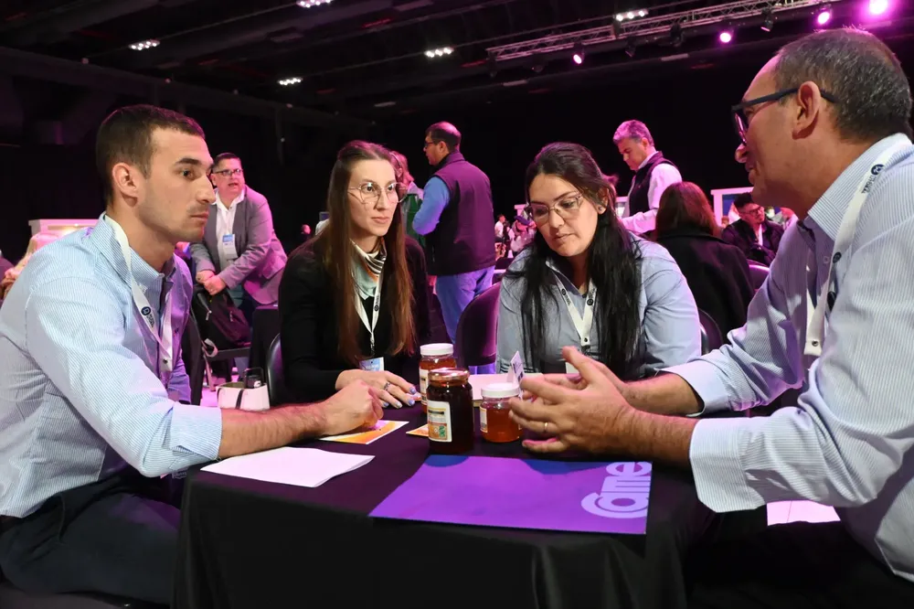 Ronda-de-Negocios-25-04-29-04