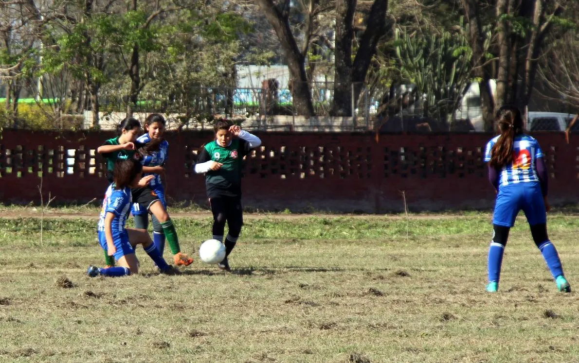 Futbol-femenino-24-03-06-01