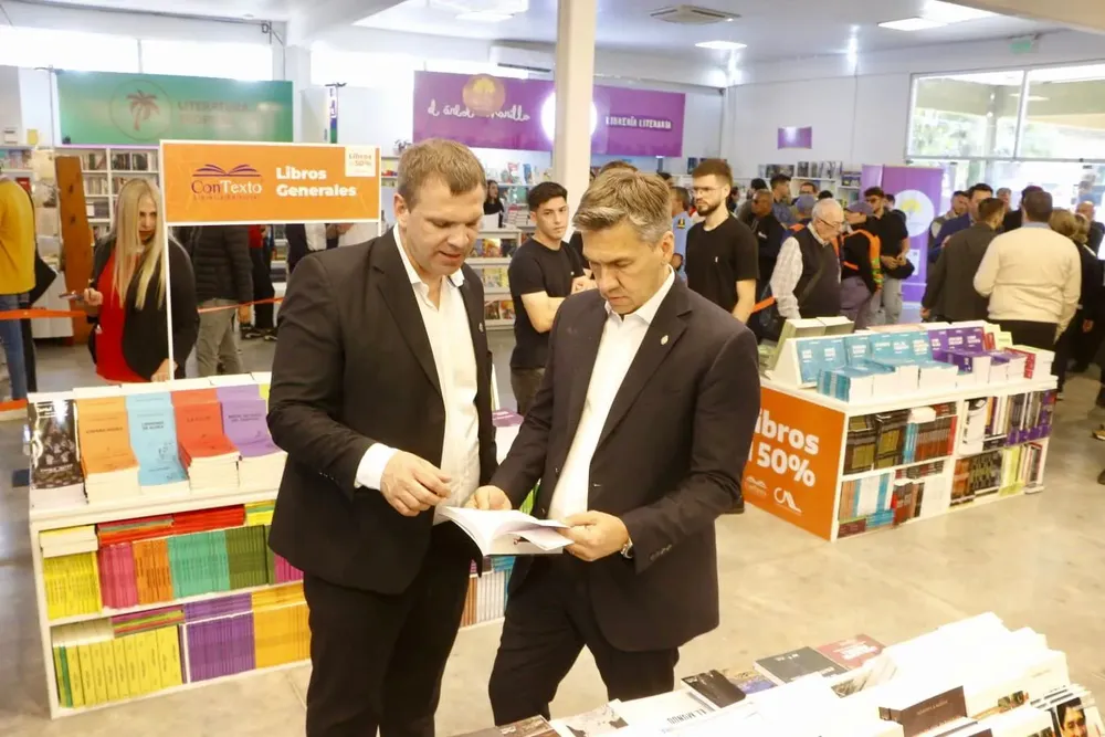 Feria-Iberoamericana-del-Libro-Inauguracion-24-10-03-05