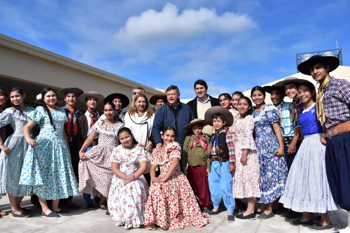 Inauguracion-de-escuela-Colonia-Lamadrid-18-06-27-03