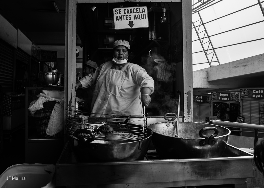 Muestra-fotografica-Cocinera-Mercado-de-La-Paz-19-08-28-01