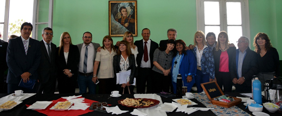 Diputados-provinciales-con-la-ciudadania-de-Villa-Angela-16-10-26-04