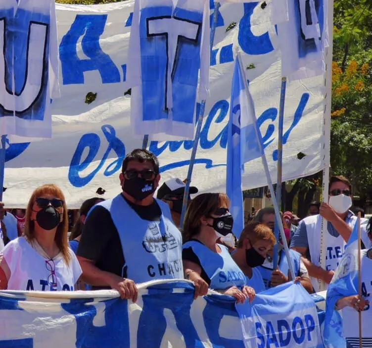 Frente-Gremial-Docente-23-08-17-01