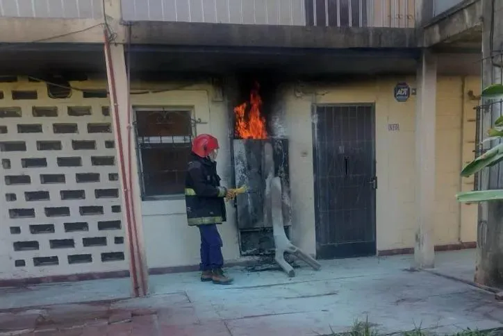 Incendio-Barrio-San-Cayetano-25-02-10-01