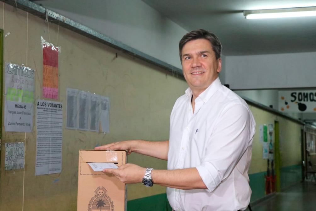 Leandro-Zdero-votacion-eleccion-municipio-de-Resistencia-19-11-10-01