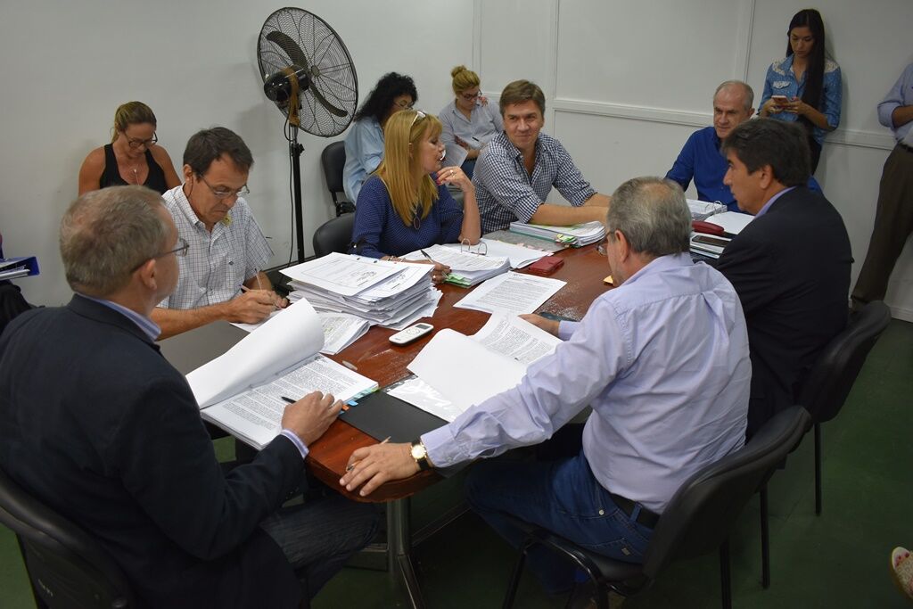 Comision-de-Hacienda-19-04-01-01