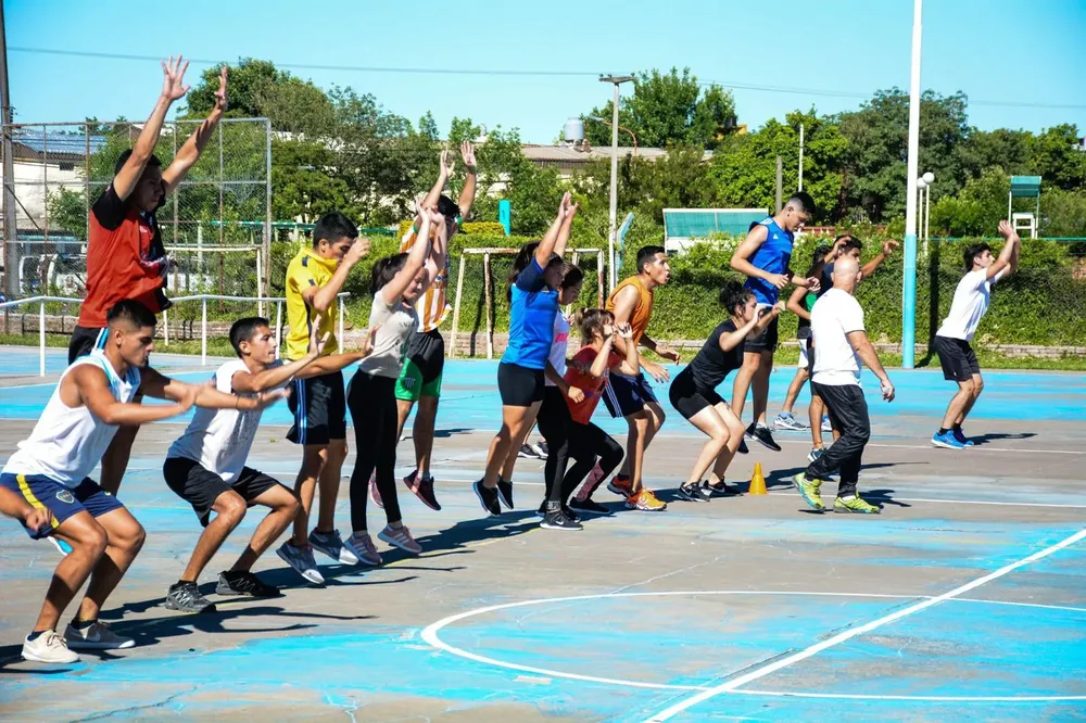 IDCh-Clases-de-preparacion-para-el-ingreso-a-las-fuerzas-armadas-24-03-25-01