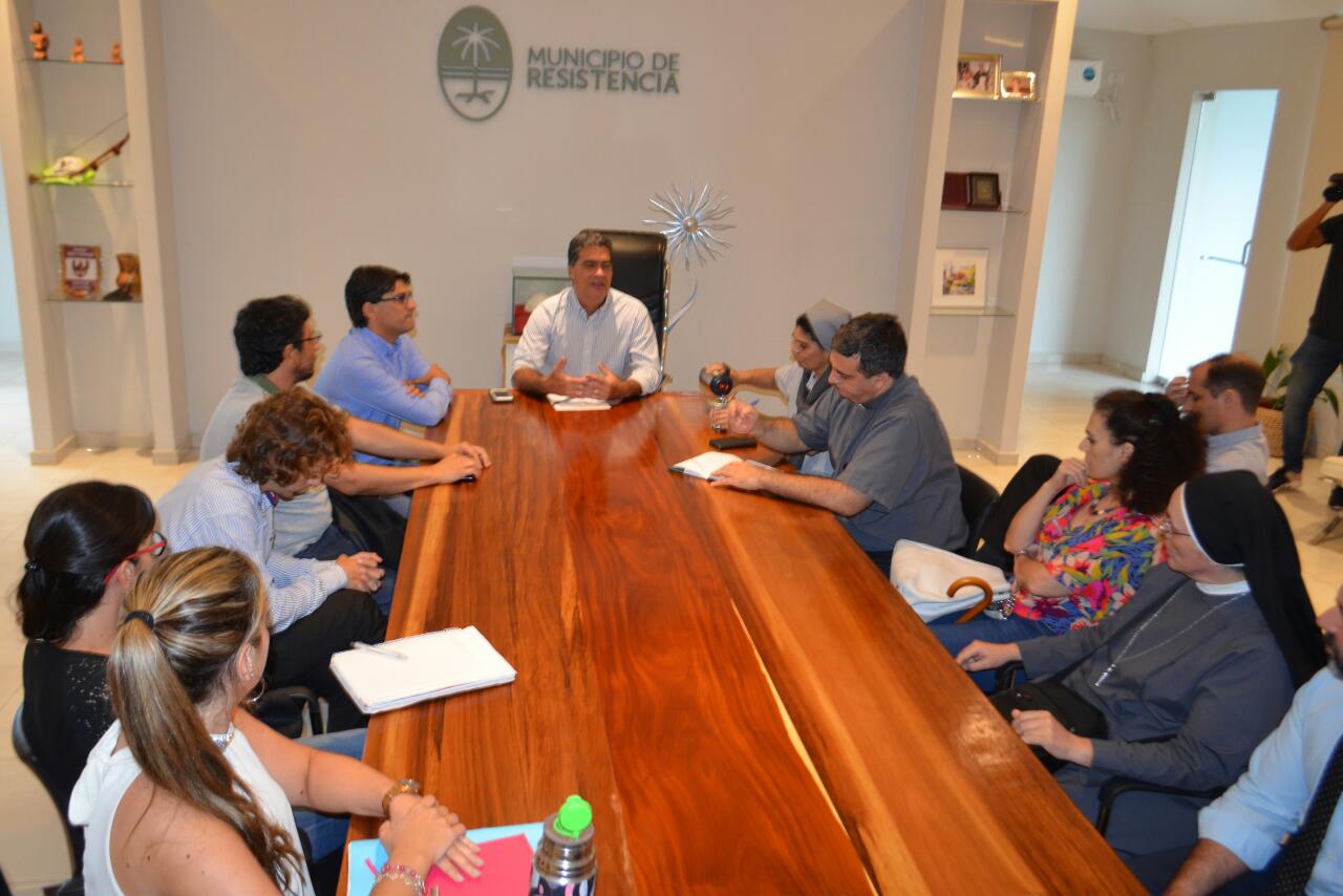 Jorge-Capitanich-con-representantes-legales-de-las-Unidades-Educativas-Privadas 19-11-27