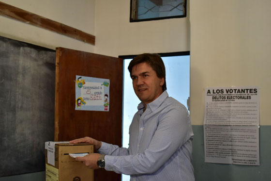 Leandro-Zdero-votacion-17-07-23-01