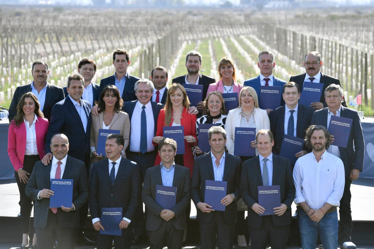 Encuentro-de-Gobernadores-Mendoza-19-09-24-01