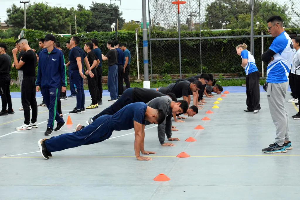 examen-fisico-para-el-ingreso-a-la-Policia-del-Chaco_2