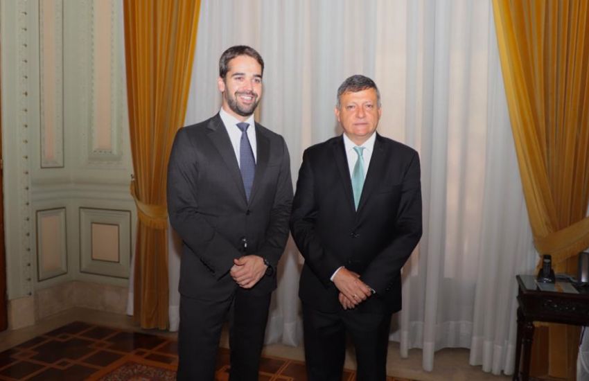 Domingo-Peppo-Gobernador-de-Rio-Grande-do-Sul-19-04-11-01