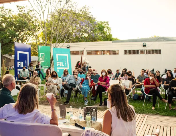 Feria-Iberoamericana-del-Libro-22-10-14-01