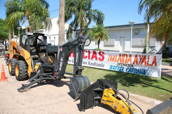 Entrega-de-maquinarias-Corzuela-17-03-10-02
