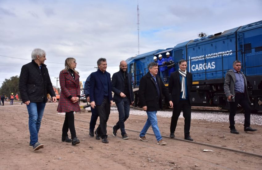 Visita-de-Macri-Charata-18-07-04-01