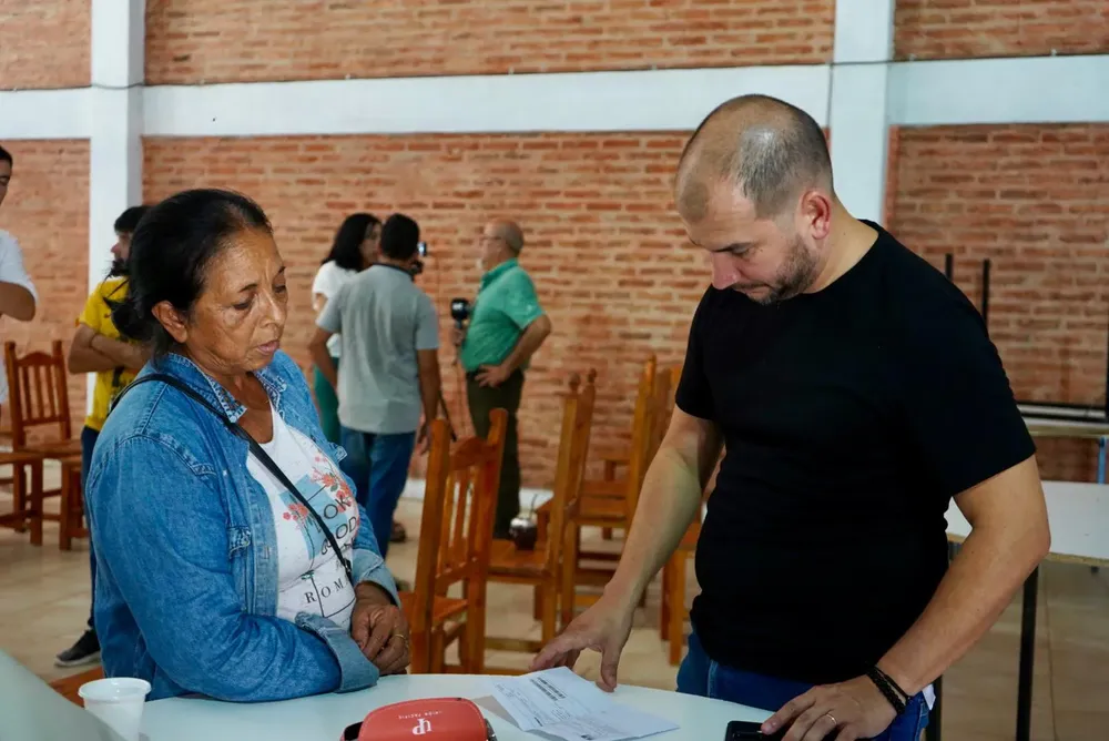 Presentacion-judicial-para-frenar-los-cortes-de-luz-25-02-26-02