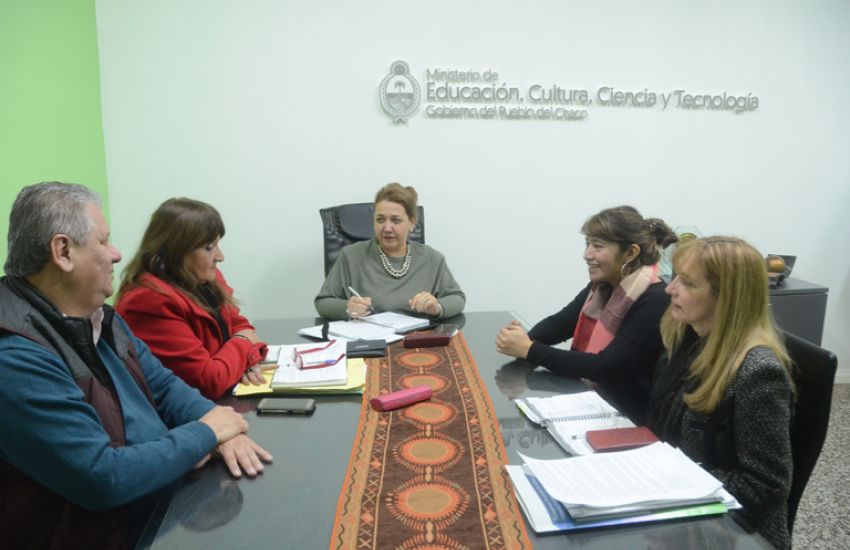 Marcela-Mosqueda-diputados-provinciales-Comision-de-Educacion-18-06-14-02