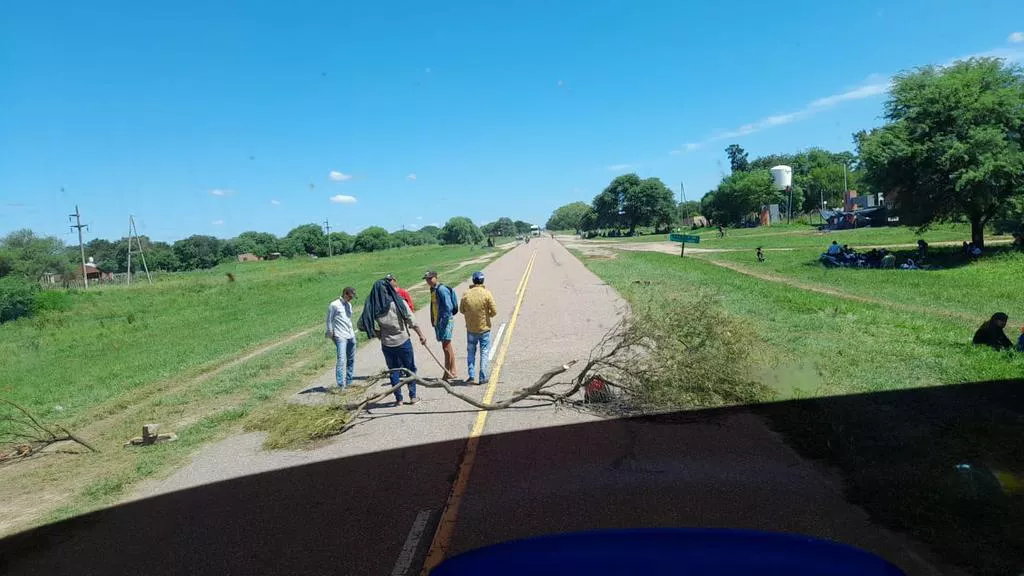 corte-ruta-Pampa-del-Infierno-22-03-22-02