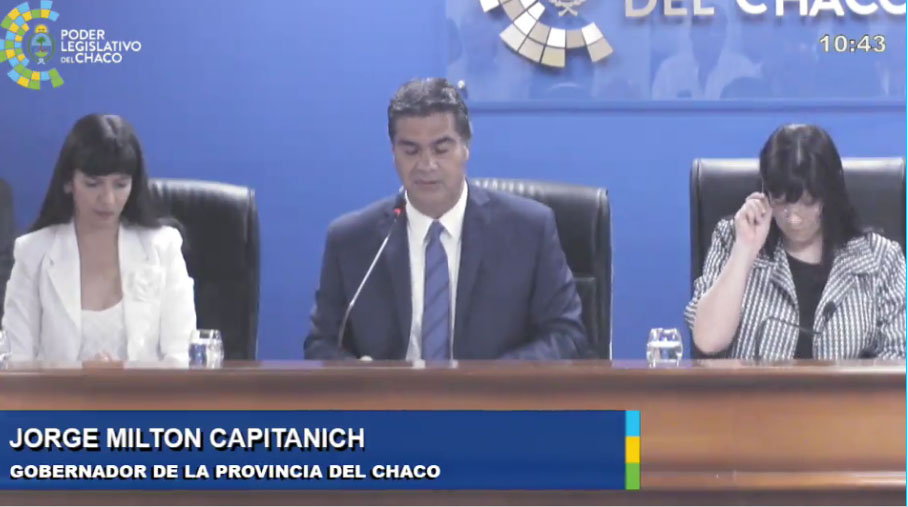 Jorge-Capitanich-Juramento-en-la-Legislatura-19-12-09-07