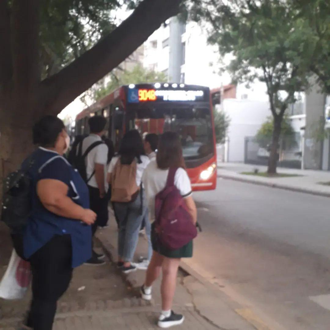 Colectivo-904B-23-01-05-01
