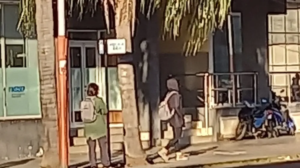 Parada-de-colectivos-24-08-08-03