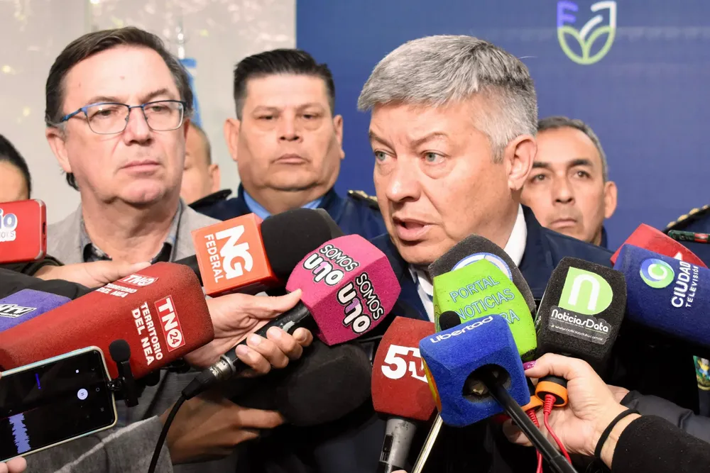 Hugo-Matkovich-Livio-Gutierrez-25-06-12-01