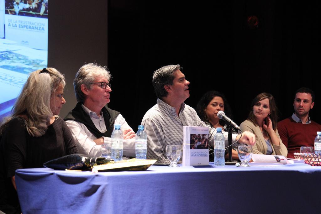 Jorge-Capitanich-Presentacion-de-libro-Puerto-Tirol-19-05-19-02