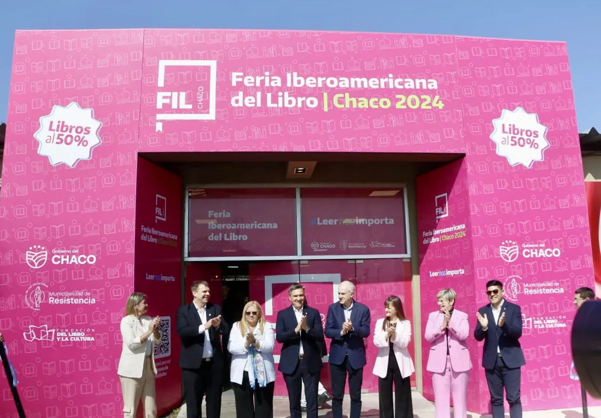Feria-Iberoamericana-del-Libro-Inauguracion-24-10-03-07 - copia