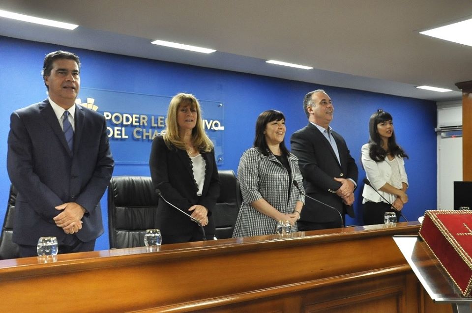 Jorge-Capitanich-Juramento-en-la-Legislatura-19-12-09-05