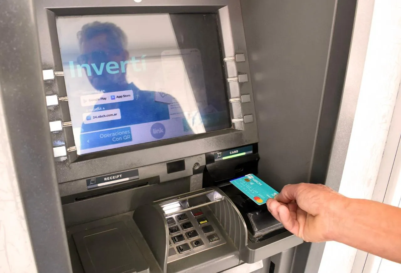 cajero-automatico-25-10-28-01