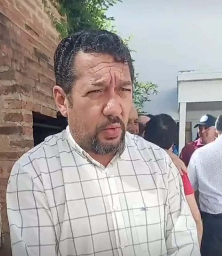 Adrian-Bellomi-24-01-22-01