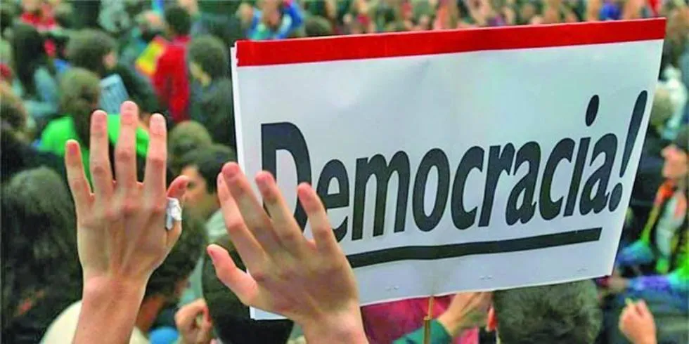 Fake-news-Democracia-25-09-30-01