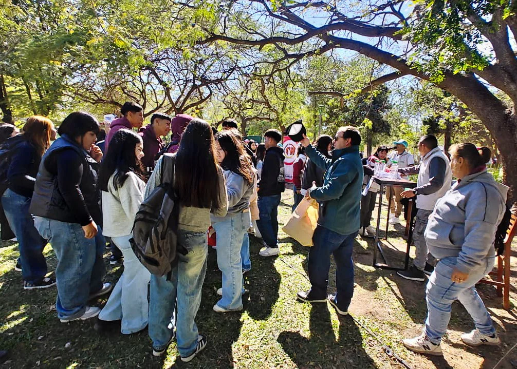 Estudiantina-2026-Lanzamiento-26-09-15-08