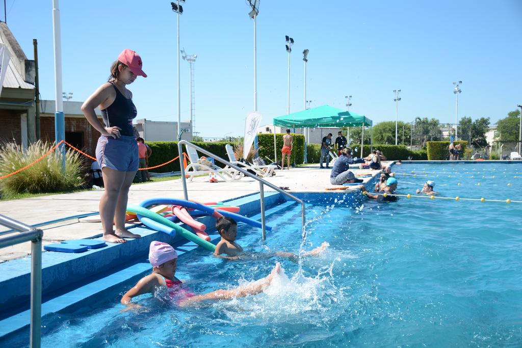 Escuela-de-natacion-03