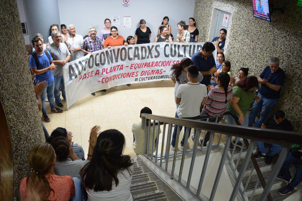 Autoconvocados-de-Cultura-Casa-de-Gobierno-22-01-04-01