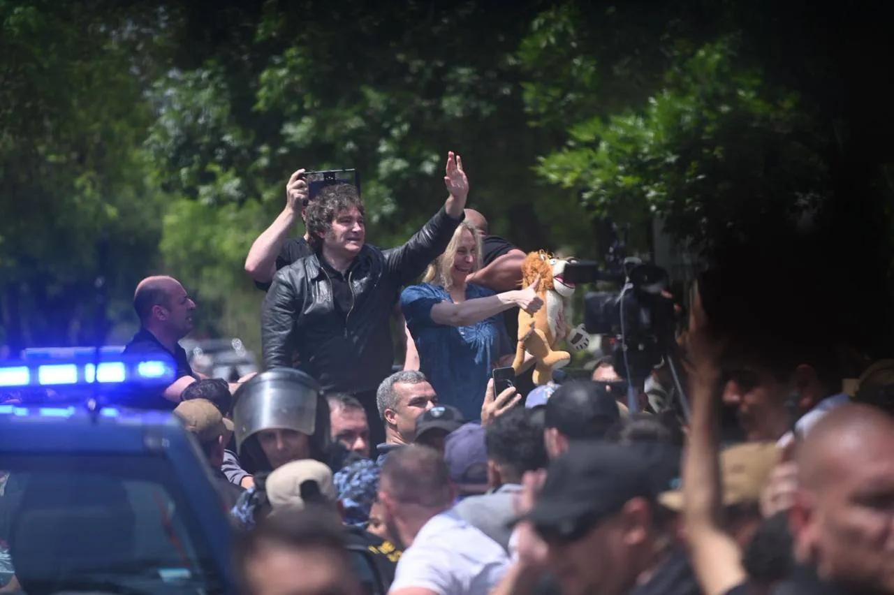 Javier-Milei-en-Chaco-25-10-11-08