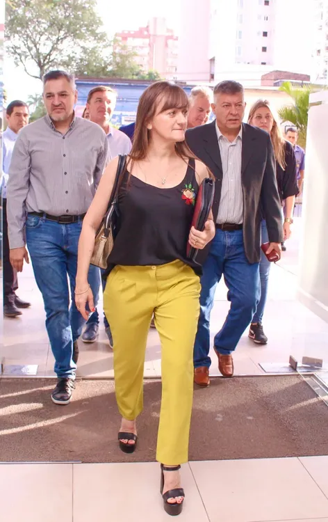 Llegada-de-funcionarios-en-Casa-de-Gobierno-23-12-10-02