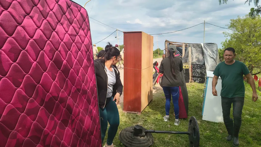 Salen-de-sus-casas-Puerto-Vilelas-26-10-23-03