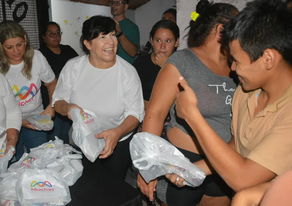 Muchas-comedores-24-04-08-02